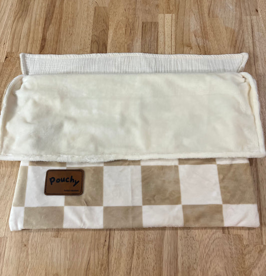 Checkered cozy Pouchy