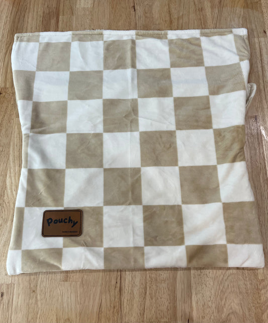 Checkered cozy Pouchy